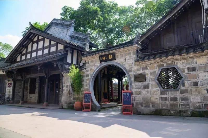 尔滨请南方宝宝吃鲜活帝王蟹,持外省有效证件即可全场免费吃!人在故乡为异客,尔滨你让我陌生!